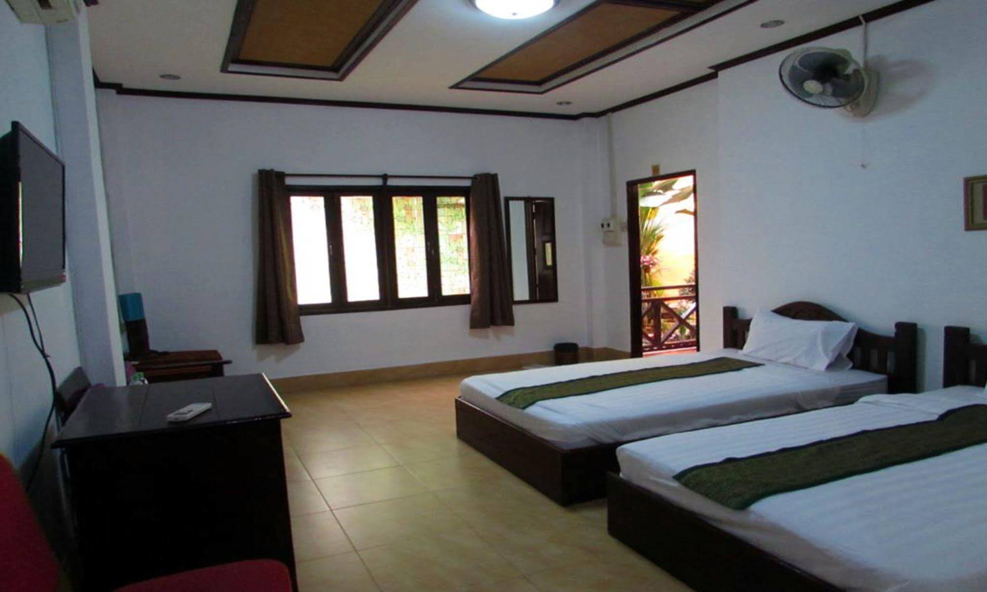 Suksavanh River 2 Hotel Ban Nongdouang Exterior photo
