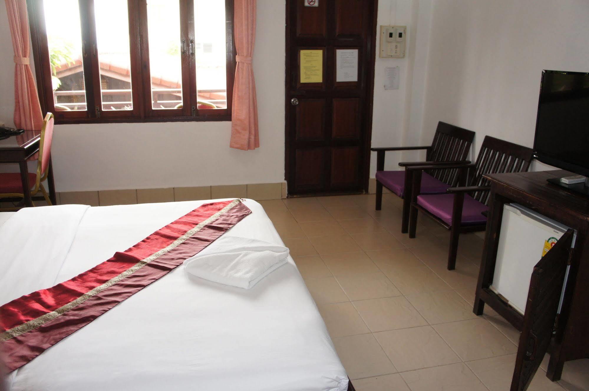 Suksavanh River 2 Hotel Ban Nongdouang Exterior photo